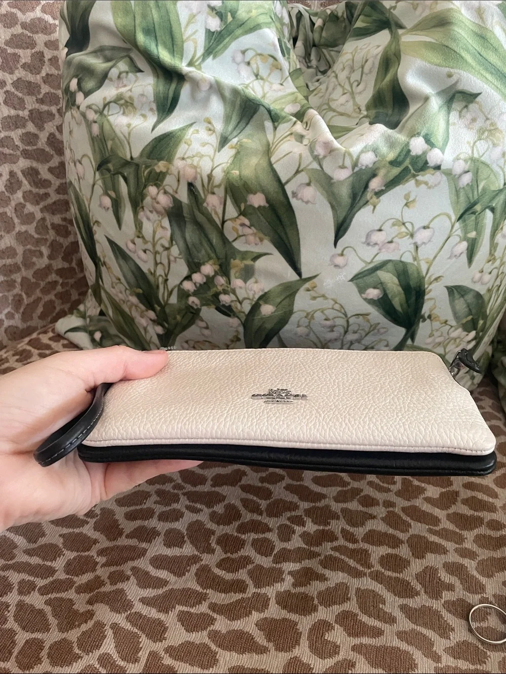 Coach Two-Tone Pebbled Leather Wristlet in Cream and Black NEW Double Zipper